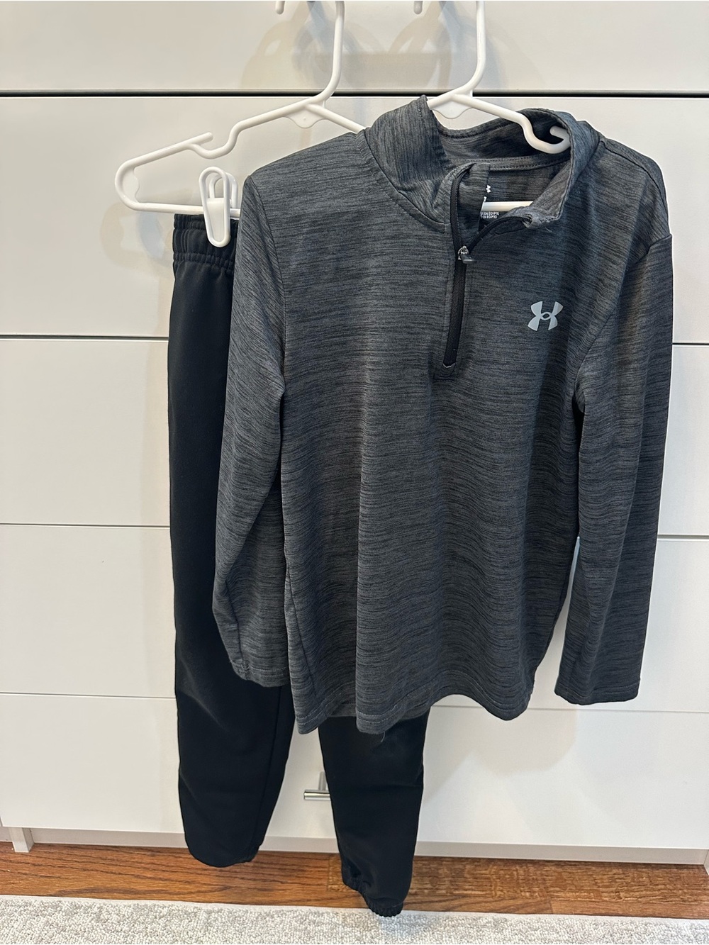 Under Armour Kids' Gray Quarter-Zip Top and Pants Set Size 7